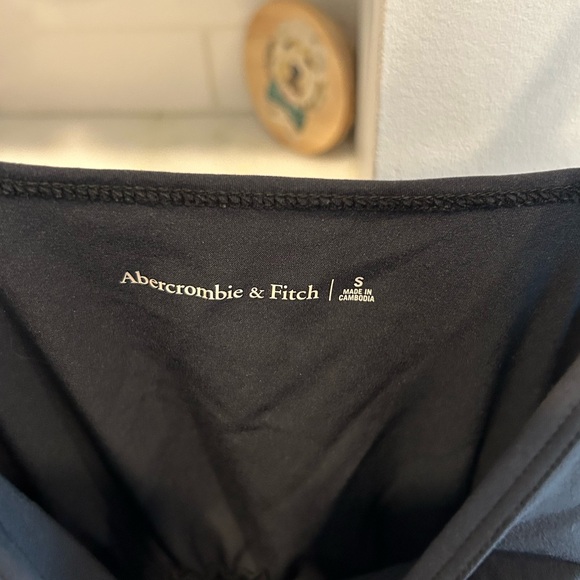 Abercrombie travel romper - Picture 3 of 3